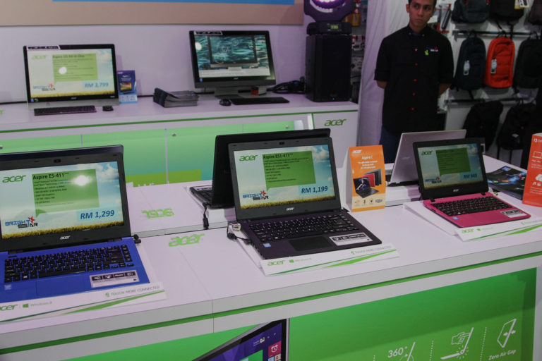 https://c1.staticflickr.com/9/8875/18569261828_d6641dbbbc_b.jpg