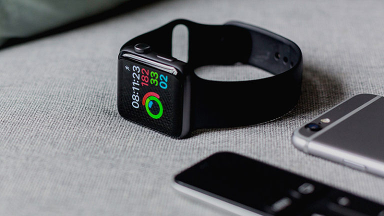 https://images.pexels.com/photos/675782/pexels-photo-675782.jpeg?cs=srgb&dl=apple-devices-apple-remote-apple-rings-675782.jpg&fm=jpg