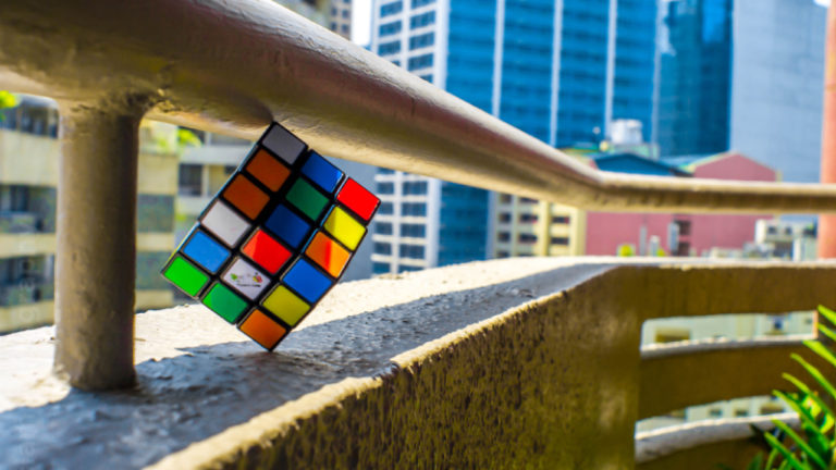 https://images.pexels.com/photos/1206542/pexels-photo-1206542.jpeg?cs=srgb&dl=cube-cubes-rubik-s-cube-1206542.jpg&fm=jpg