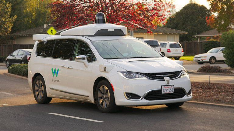 https://upload.wikimedia.org/wikipedia/commons/d/d3/Waymo_Chrysler_Pacifica_in_Los_Altos%2C_2017.jpg