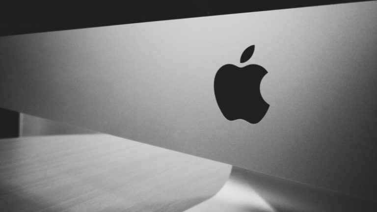 https://images.pexels.com/photos/544295/pexels-photo-544295.jpeg?cs=srgb&dl=apple-art-black-and-white-544295.jpg&fm=jpg