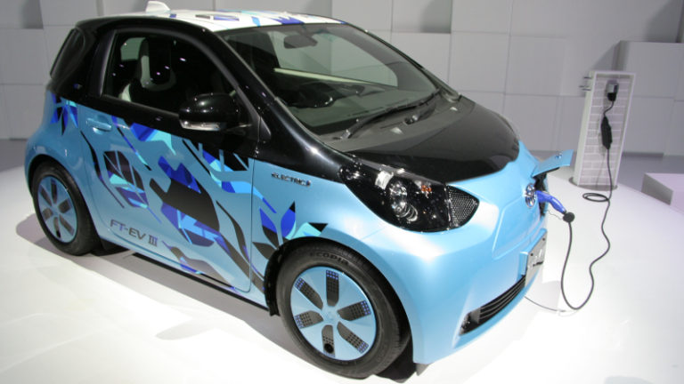 https://upload.wikimedia.org/wikipedia/commons/b/ba/Toyota_FT-EV_III.jpg