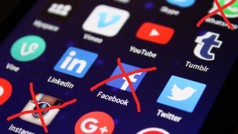 https://c.pxhere.com/photos/32/7b/media_social_media_apps_social_network_facebook_symbols_digital_twitter-1063277.jpg!d