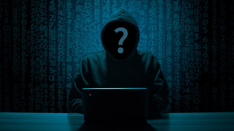 https://pixabay.com/cs/photos/hacker-silueta-holubová-hack-3342696/