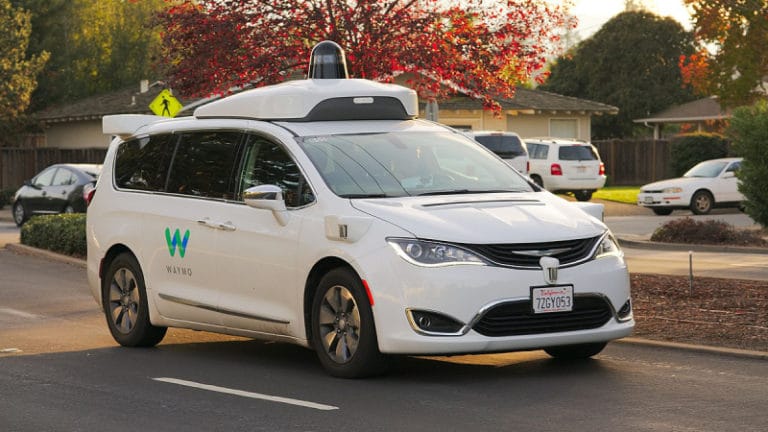 https://upload.wikimedia.org/wikipedia/commons/thumb/d/d3/Waymo_Chrysler_Pacifica_in_Los_Altos%2C_2017.jpg/1920px-Waymo_Chrysler_Pacifica_in_Los_Altos%2C_2017.jpg