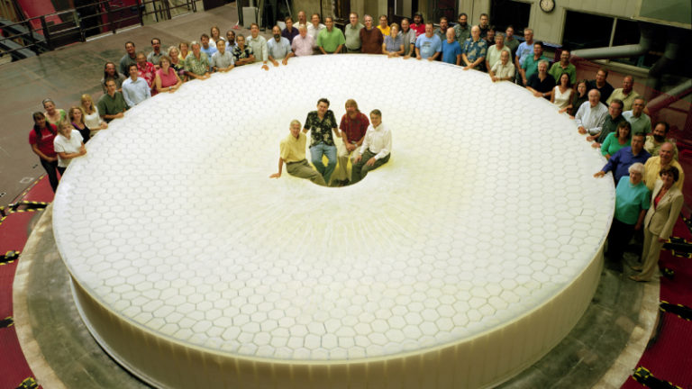 https://upload.wikimedia.org/wikipedia/commons/thumb/b/ba/M1M3_mirror_group_photo.jpg/1280px-M1M3_mirror_group_photo.jpg