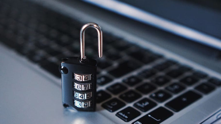 https://c0.wallpaperflare.com/preview/553/55/638/technology-hack-hacker-hacking.jpg