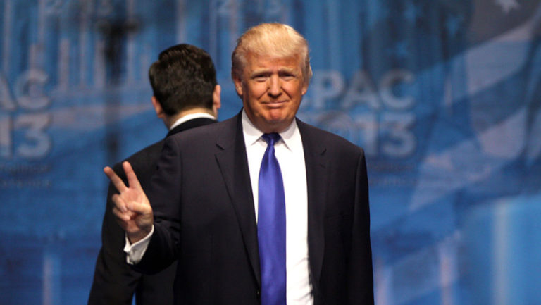 https://upload.wikimedia.org/wikipedia/commons/thumb/d/df/Donald_Trump_%288566730507%29_%282%29.jpg/1024px-Donald_Trump_%288566730507%29_%282%29.jpg