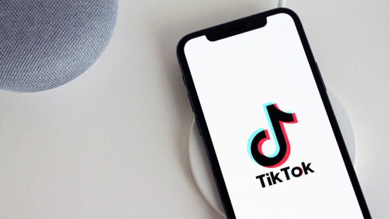 https://www.maxpixel.net/static/photo/1x/App-Iphone-Social-Media-Telephone-Tiktok-5064078.jpg
