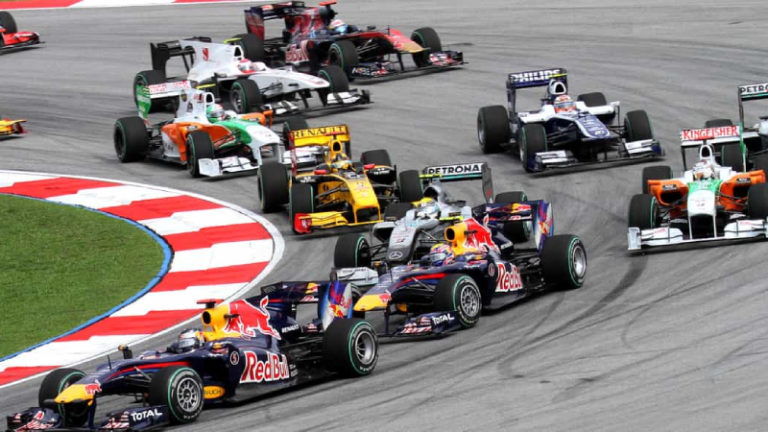 https://media.snl.no/media/132360/article_topimage_2010_Malaysian_GP_opening_lap.jpg