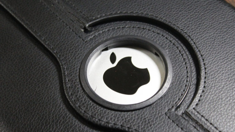 https://cdn.pixabay.com/photo/2020/04/16/08/42/apple-5049723_1280.jpg