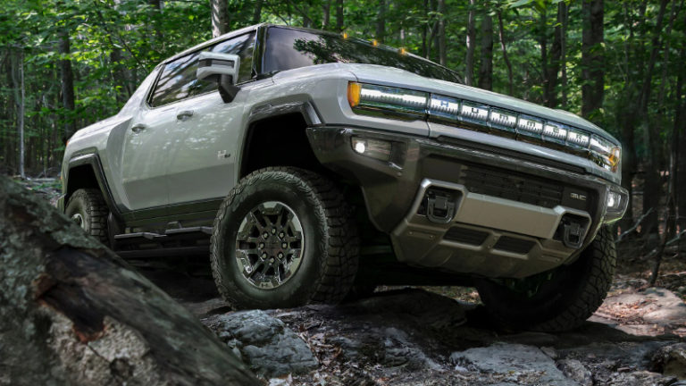 https://www.gmc.com/content/dam/gmc/na/us/english/index/vehicles/future-vehicles/hummer/01-images/2020-hummer-ev-reveal-offroad-008-GMC-Hummer-BT1XX-FN-v1-0.jpg?imwidth=1440