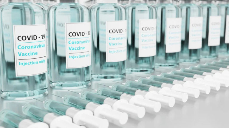 https://cdn.pixabay.com/photo/2021/01/17/22/03/vaccine-5926664_960_720.jpg