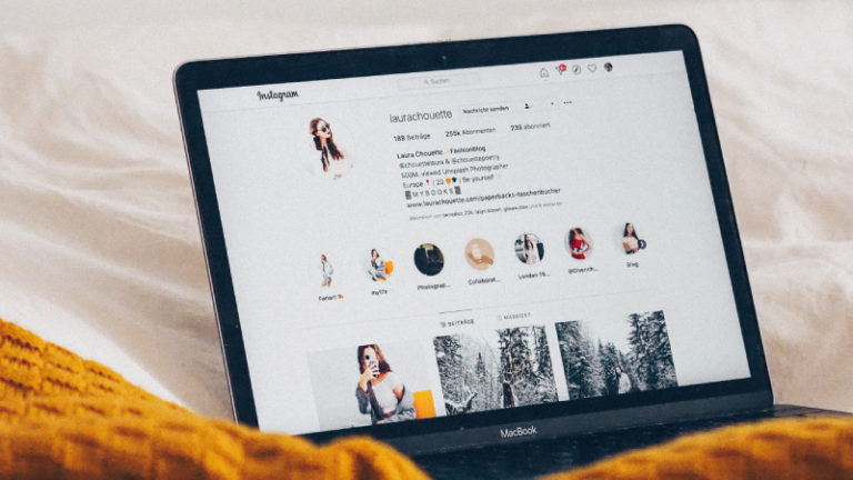 https://images.unsplash.com/photo-1610539201003-f314c4825ddc?ixlib=rb-1.2.1&ixid=MnwxMjA3fDB8MHxwaG90by1wYWdlfHx8fGVufDB8fHx8&auto=format&fit=crop&w=2134&q=80