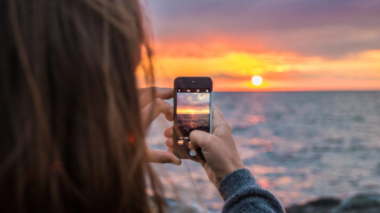 https://images.unsplash.com/photo-1500763702684-af70eba9a9f1?ixlib=rb-1.2.1&ixid=MnwxMjA3fDB8MHxwaG90by1wYWdlfHx8fGVufDB8fHx8&auto=format&fit=crop&w=751&q=80