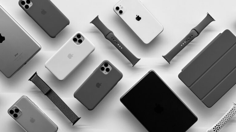 https://images.unsplash.com/photo-1580974928064-f0aeef70895a?ixlib=rb-1.2.1&ixid=MnwxMjA3fDB8MHxwaG90by1wYWdlfHx8fGVufDB8fHx8&auto=format&fit=crop&w=1074&q=80