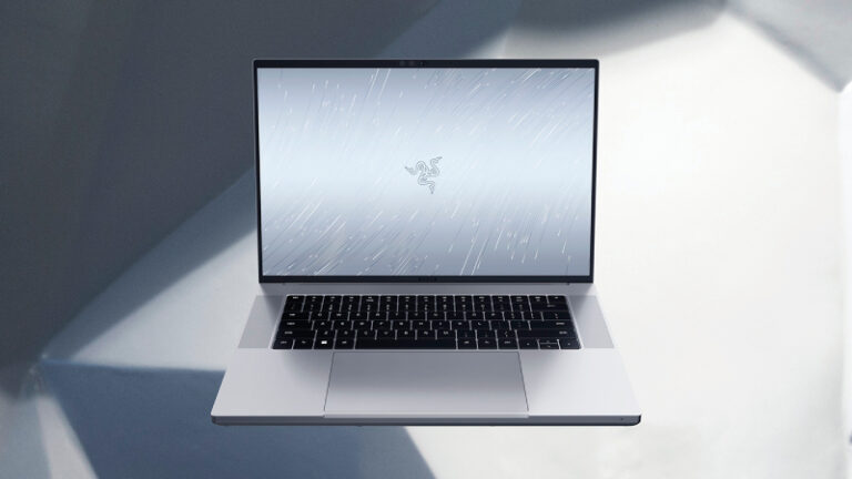 https://assets2.razerzone.com/images/pnx.assets/2e2112e0ba3599a1c3d3a96bc6b534c6/razer-blade-16-mercury-desktop.jpg