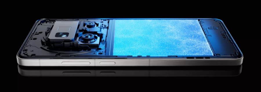 Vivo X200 Pro detail baterie uvnitř telefonu