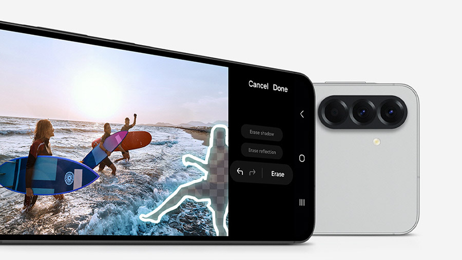 Fotoaparát Samsung Galaxy A26 a použití AI funkce smazání osoby z fotografie.