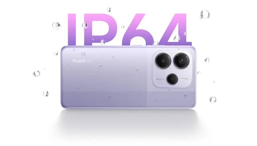 Xiaomi Redmi Note 14 5G ve fialové barvě s kapkami vody na povrchu ilustruje certifikaci IP64. Telefon je odolný proti prachu a stříkající vodě, což zajišťuje bezpečnost při každodenním používání.