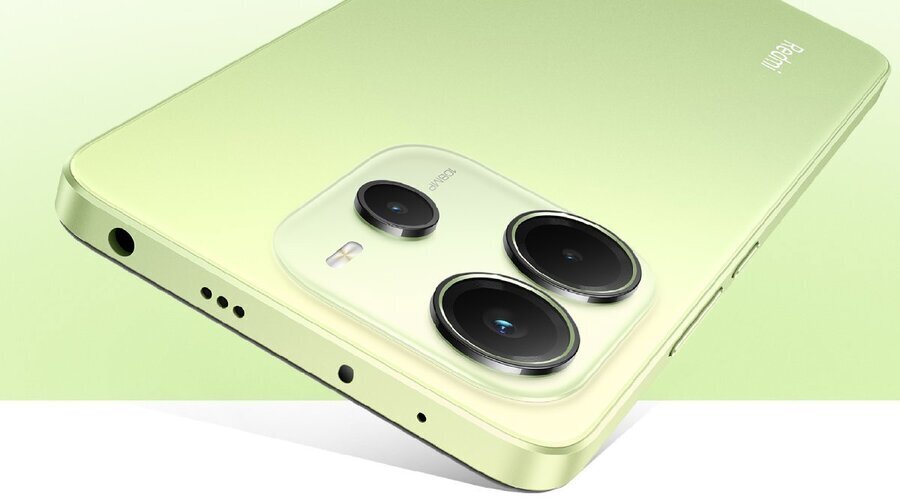 Xiaomi Redmi Note 14 5G v zelené barvě upoutá elegantním fotomodulem se třemi objektivy a štíhlým profilem s rozmístěnými porty a tlačítky na spodní i boční hraně.