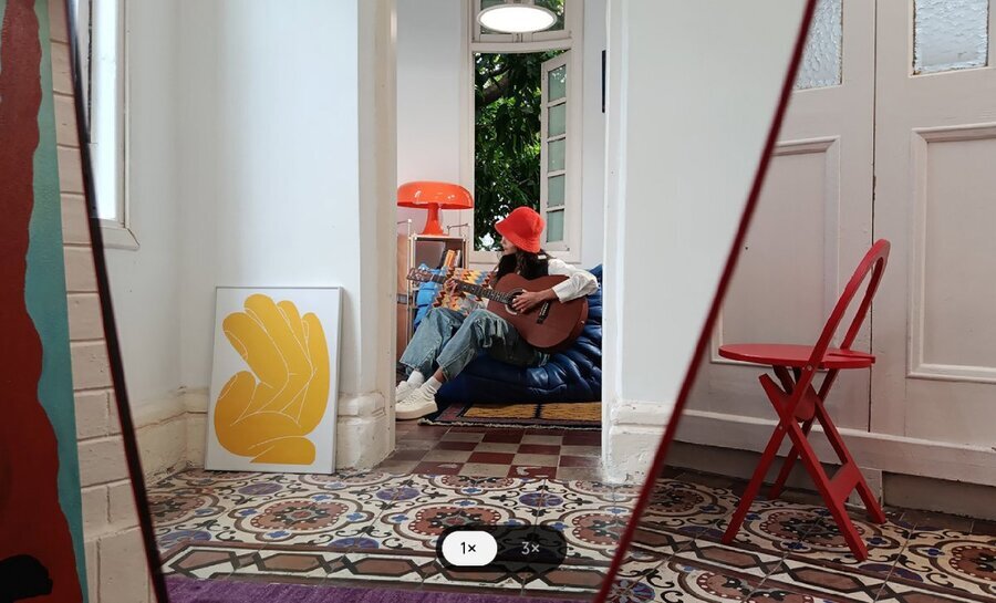 Xiaomi Redmi Note 14 5G umožňuje snadno přepínat mezi širokým záběrem a 3× optickým přiblížením pomocí tlačítek „1x“ a „3x“.