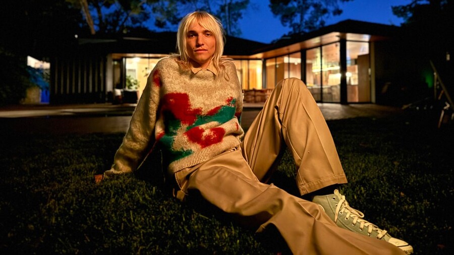 Fotografie pořízená modelem iPhone 15 Pro Max ve špatných světelných podmínkách. Snímek ukazuje, jak si fotoaparát poradí s detaily a světlem v noci.