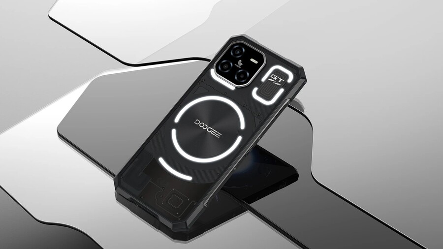 Design zadní části Doogee Blade GT Ultra s podsvícenými prvky, nápisem „GT“ a lesklými plochami zdůrazňuje jeho moderní a unikátní vzhled.