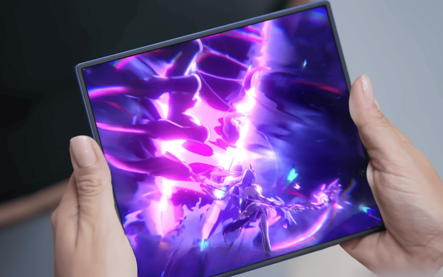 Rozložená obrazovka Samsung Galaxy Z Fold7 při hraní her.