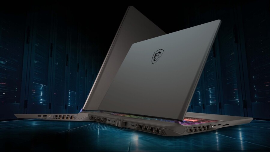 Dva herní notebooky MSI Vector 16 HX AI zobrazené z boku a zezadu, aby vynikla široká škála portů a konektorů na bočních stranách. Otevřený notebook v popředí má na víku viditelné logo draka MSI.