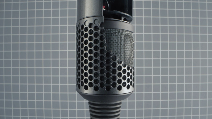 Detailní pohled na filtr fénu Dyson Supersonic r HD18.