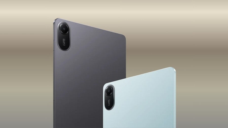 Detail zadní strany tabletu Xiaomi Redmi Pad 2 ve dvou barevných variantách, tmavě šedé a zelené, se zvýrazněným modulem fotoaparátu.