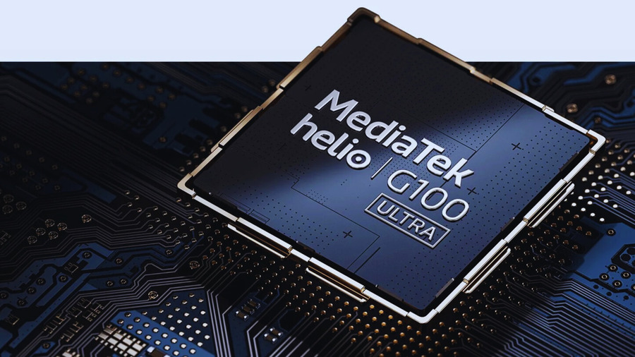 Detailní záběr na mobilní procesor MediaTek Helio G100 Ultra zasazený do základní desky v tabletu Xiaomi Redmi Pad 2.