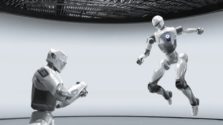 Černobílý záběr dvou humanoidních robotů T800 od EngineAI v dynamickém souboji.