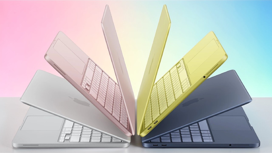 Detailní pohled na elegantní barvy a klávesnice nových modelů MacBook Neo v symetrické kompozici.