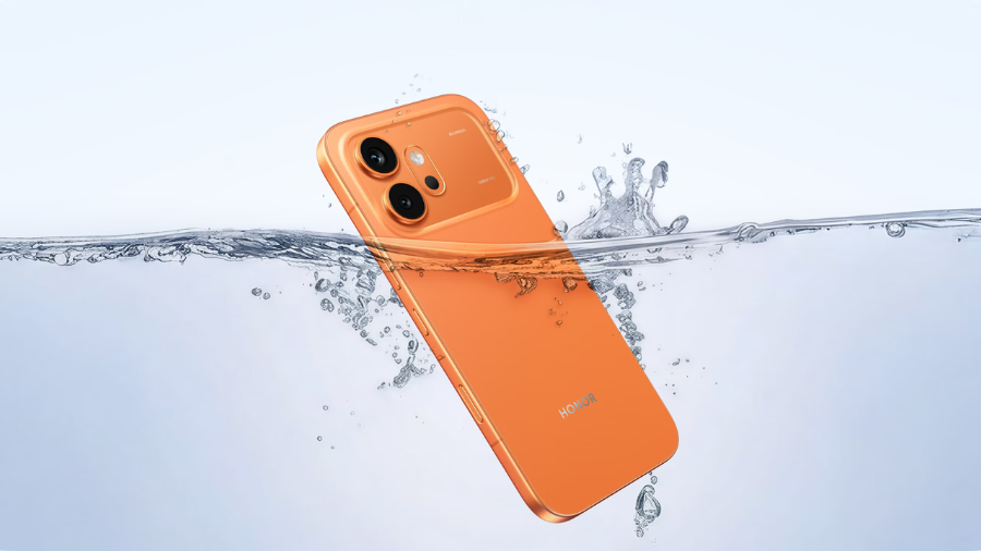 HONOR 600 v oranžové barvě ve vodě