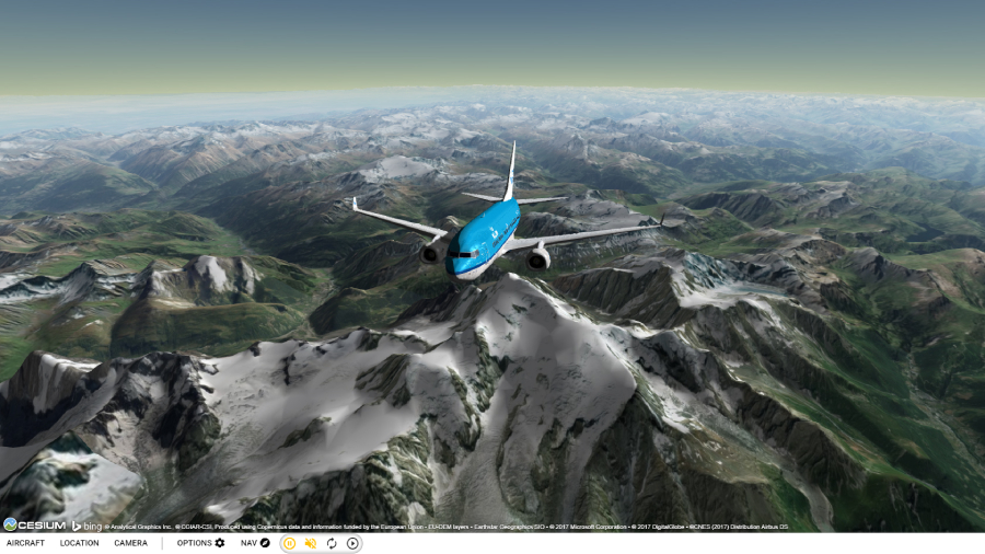 Letecký simulátor GeoFS jako alternativa pro Google Earth ukazuje 3D model dopravního letadla nad horami.