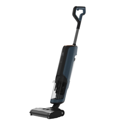 Podlahová myčka Electrolux 800 Wet&Dry EW81U3DB v černé barvě.