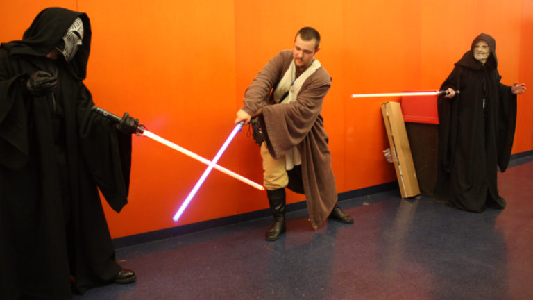 https://upload.wikimedia.org/wikipedia/commons/7/79/Otakuthon_2014-_Lightsaber_battle_%2814850557099%29.jpg