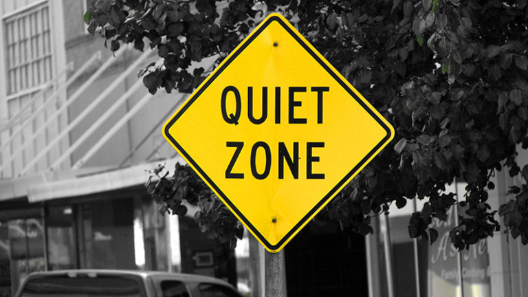 https://upload.wikimedia.org/wikipedia/commons/7/7f/Quiet_Zone_4889090049.jpg