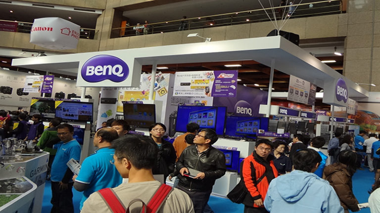 https://upload.wikimedia.org/wikipedia/commons/2/26/Taipei_IT_Month_BenQ_20131130.jpg
