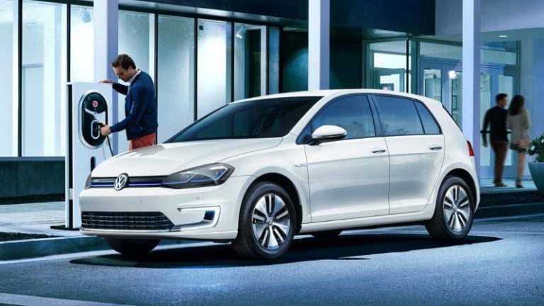 http://www.vw.com/content/dam/vwcom/modelImages/eGolf/2017/gallery/exterior/eGolf-17-1377-Dig_3x2.jpg/jcr:content/renditions/cq5dam.web.1280.1280.jpeg